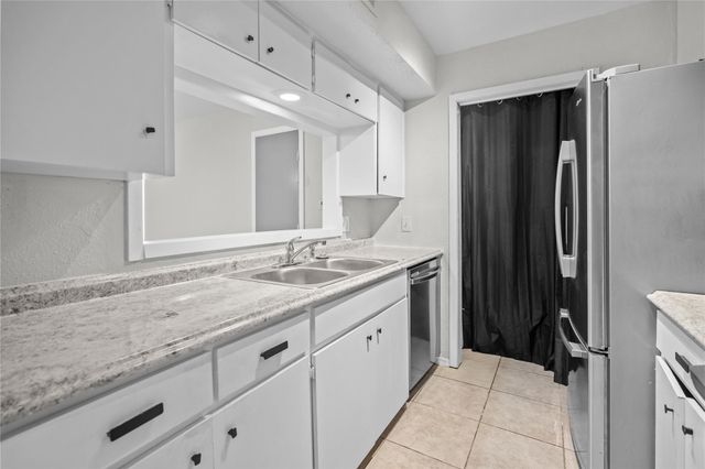 6718 Silvermine DR 302, Austin, TX 78736