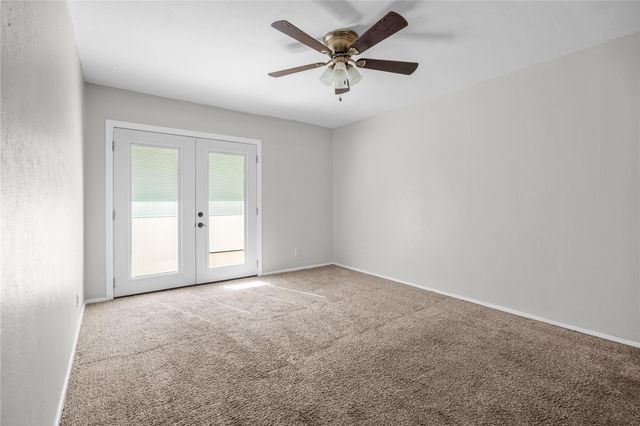 6718 Silvermine DR 302, Austin, TX 78736
