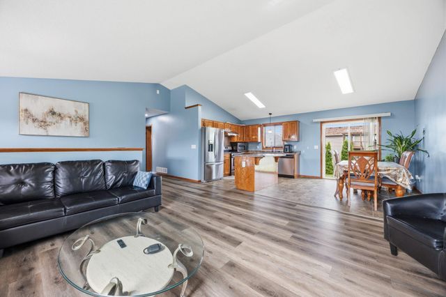 1729 Prairie View Lane NE, Sauk Rapids, MN 56379