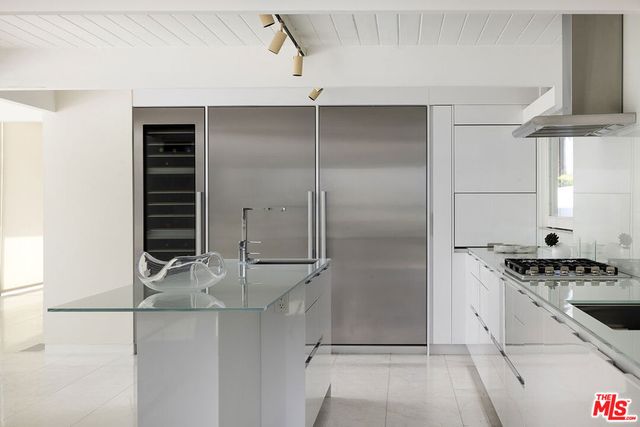 1323 S Driftwood Drive, Palm Springs, CA 92264