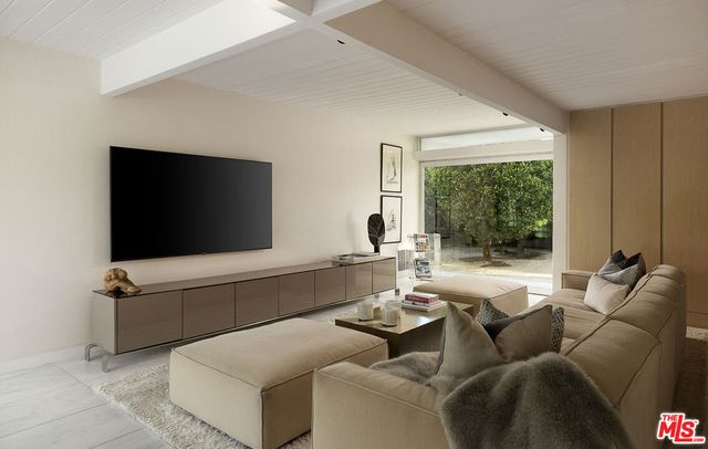 1323 S Driftwood Drive, Palm Springs, CA 92264