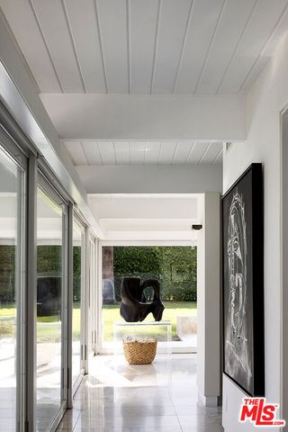 1323 S Driftwood Drive, Palm Springs, CA 92264