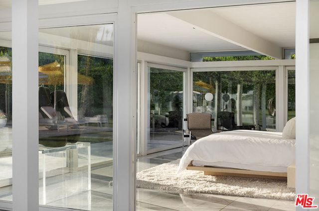 1323 S Driftwood Drive, Palm Springs, CA 92264