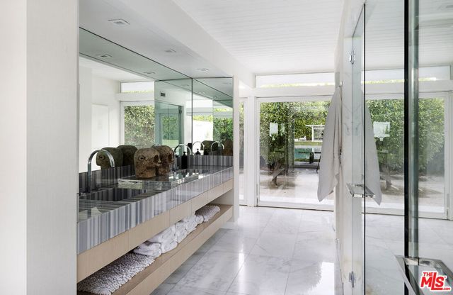 1323 S Driftwood Drive, Palm Springs, CA 92264