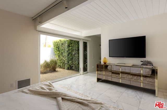 1323 S Driftwood Drive, Palm Springs, CA 92264