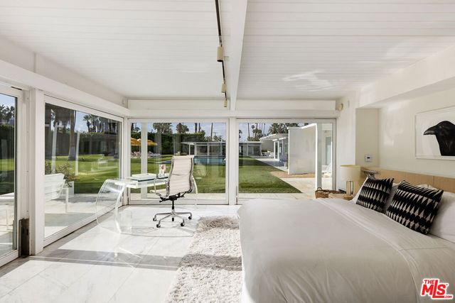 1323 S Driftwood Drive, Palm Springs, CA 92264