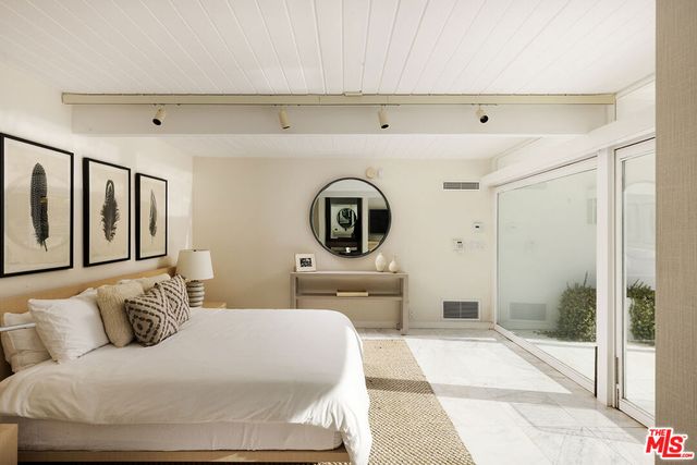 1323 S Driftwood Drive, Palm Springs, CA 92264