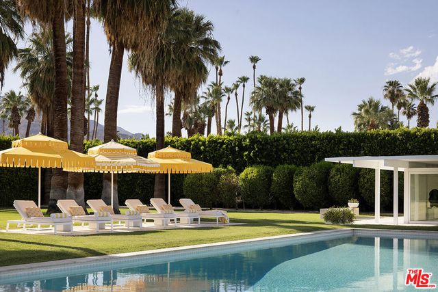 1323 S Driftwood Drive, Palm Springs, CA 92264