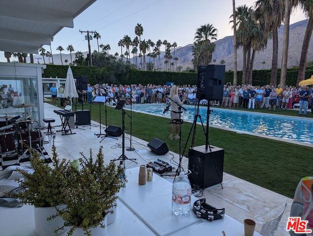 1323 S Driftwood Drive, Palm Springs, CA 92264