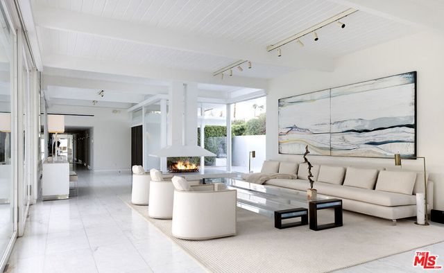 1323 S Driftwood Drive, Palm Springs, CA 92264