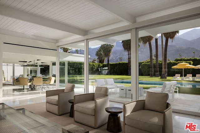 1323 S Driftwood Drive, Palm Springs, CA 92264