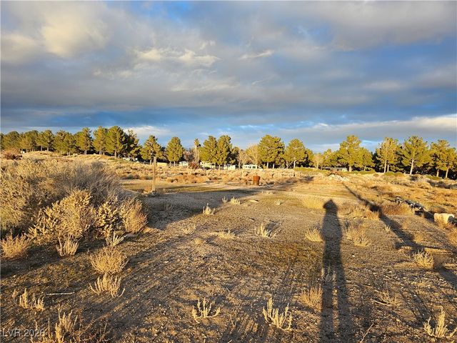 2710 Thousandaire Boulevard, Pahrump, NV 89048