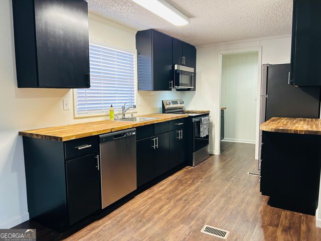 942 Paradise Valley, Cornelia, GA 30531