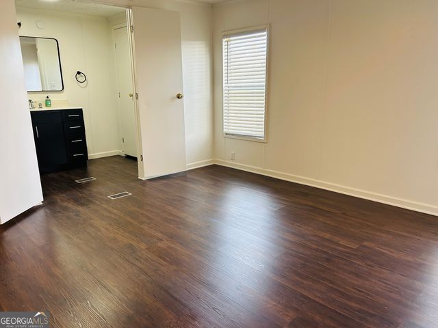 942 Paradise Valley, Cornelia, GA 30531