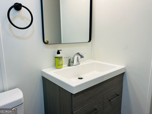 942 Paradise Valley, Cornelia, GA 30531