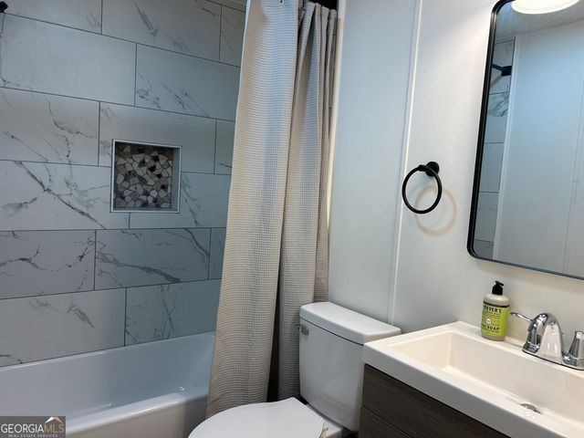 942 Paradise Valley, Cornelia, GA 30531