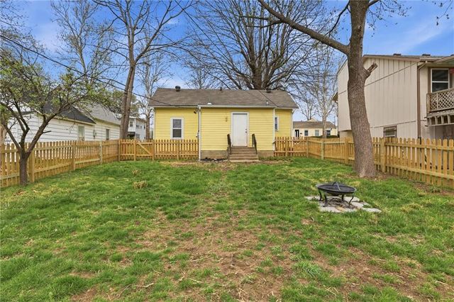 416 2nd Street, Belton, MO 64012