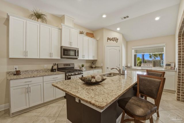 5514 Dunridge Dr, Pace, FL 32571