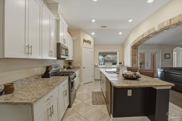 5514 Dunridge Dr, Pace, FL 32571