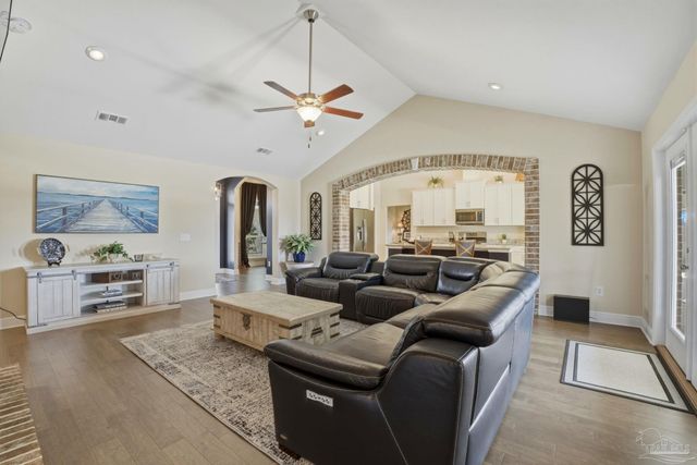 5514 Dunridge Dr, Pace, FL 32571