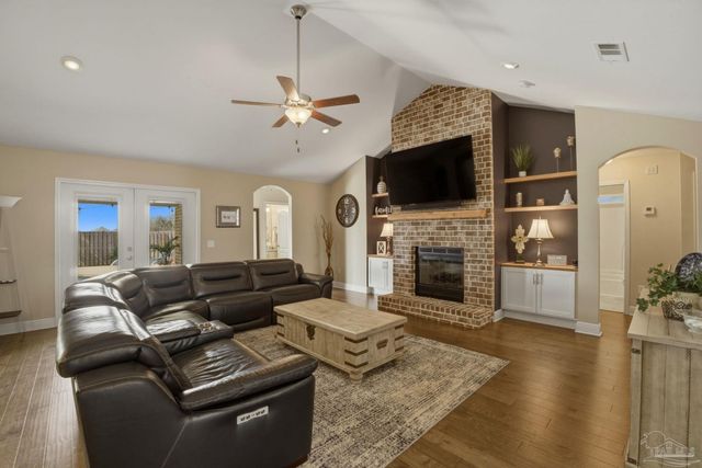 5514 Dunridge Dr, Pace, FL 32571