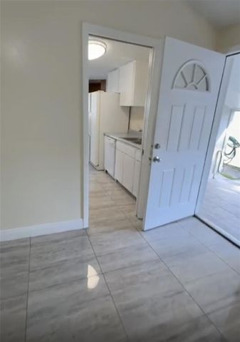 8711 SAGE COURT, Tampa, FL 33634