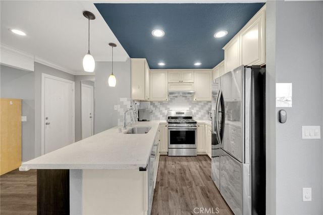 1018 E La Habra, La Habra, CA 90631