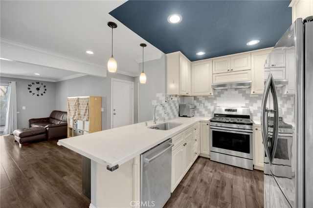1018 E La Habra, La Habra, CA 90631