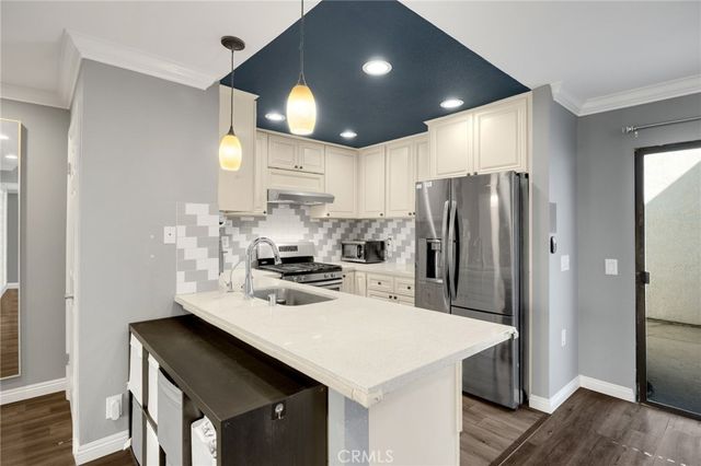 1018 E La Habra, La Habra, CA 90631