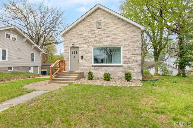 523 Hillsboro Avenue, Edwardsville, IL 62025