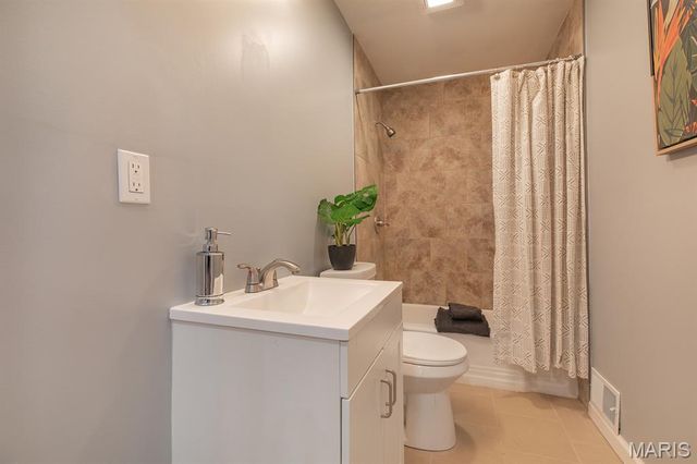 523 Hillsboro Avenue, Edwardsville, IL 62025