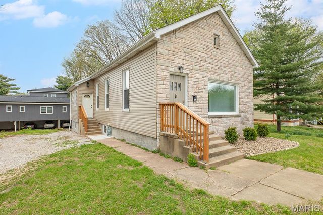 523 Hillsboro Avenue, Edwardsville, IL 62025