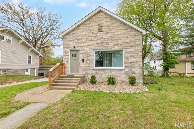 523 Hillsboro Avenue, Edwardsville, IL 62025