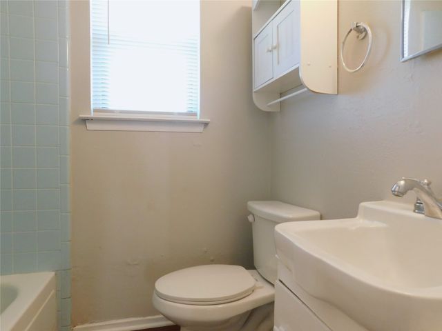 1705 White Oak Court, Denton, TX 76209