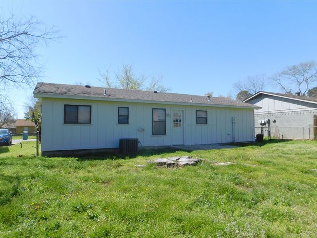 1705 White Oak Court, Denton, TX 76209