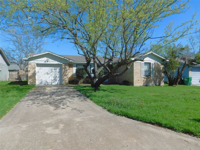 1705 White Oak Court, Denton, TX 76209