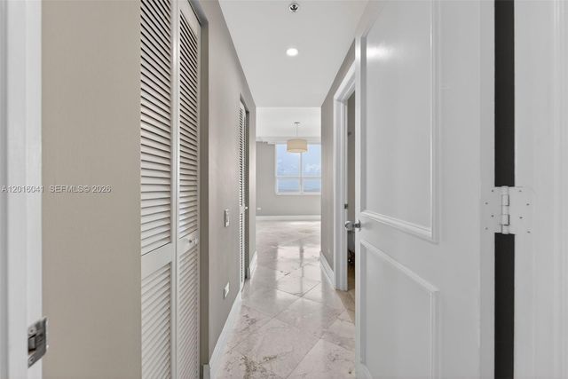 808 Brickell Key Dr 3304, Miami, FL 33131