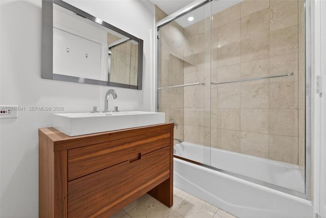 808 Brickell Key Dr 3304, Miami, FL 33131