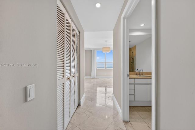 808 Brickell Key Dr 3304, Miami, FL 33131