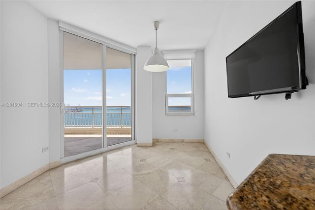 808 Brickell Key Dr 3304, Miami, FL 33131