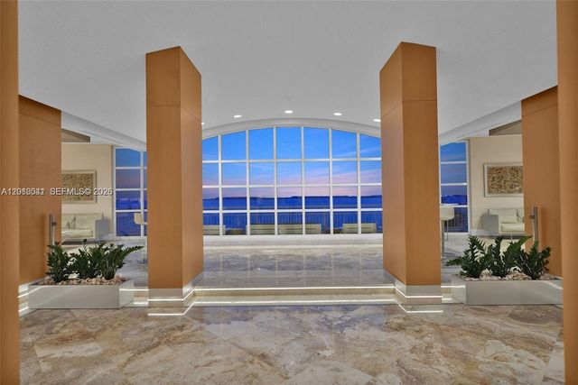 808 Brickell Key Dr 3304, Miami, FL 33131