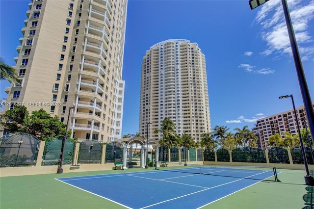 808 Brickell Key Dr 3304, Miami, FL 33131