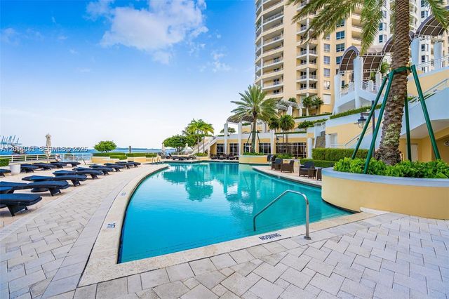 808 Brickell Key Dr 3304, Miami, FL 33131