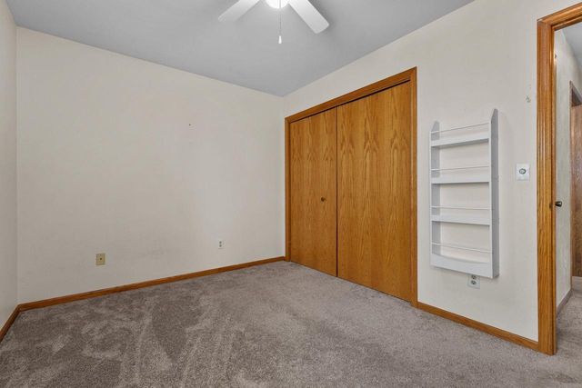 2220 W 20TH AVENUE, Oshkosh, WI 54904