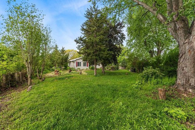 2220 W 20TH AVENUE, Oshkosh, WI 54904