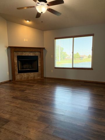 1605 N Nickelton Cir, Wichita, KS 67235