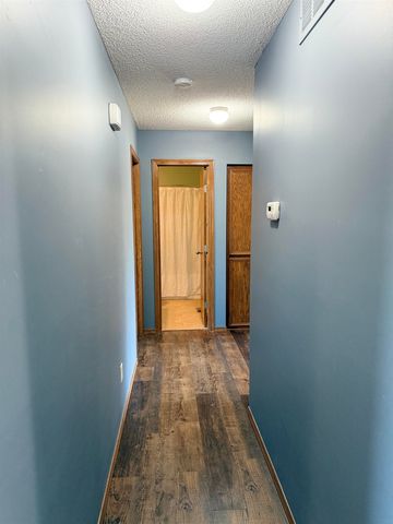 1605 N Nickelton Cir, Wichita, KS 67235