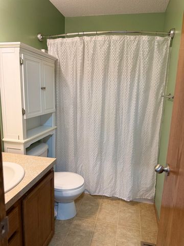 1605 N Nickelton Cir, Wichita, KS 67235