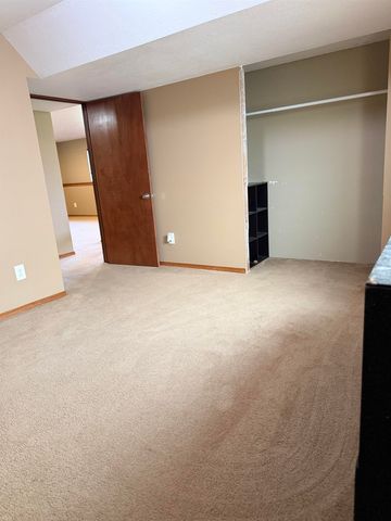 1605 N Nickelton Cir, Wichita, KS 67235