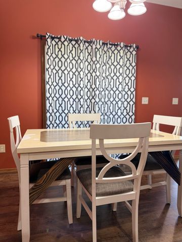 1605 N Nickelton Cir, Wichita, KS 67235